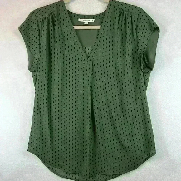 Fun 2 Fun Blouse Forrest Green Women’s Medium V Neck Cap Sleeve Front Pleat - Picture 2 of 8